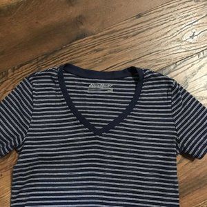 Eddie Bauer VNeck Navy Stripe - Like New/Stretch
